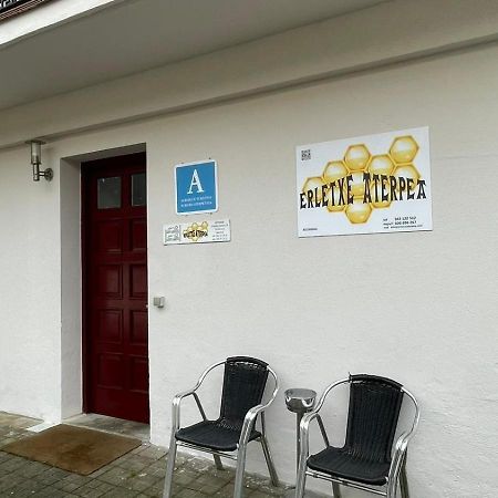 Erletxe Aterpea Hostel Lezo Bagian luar foto