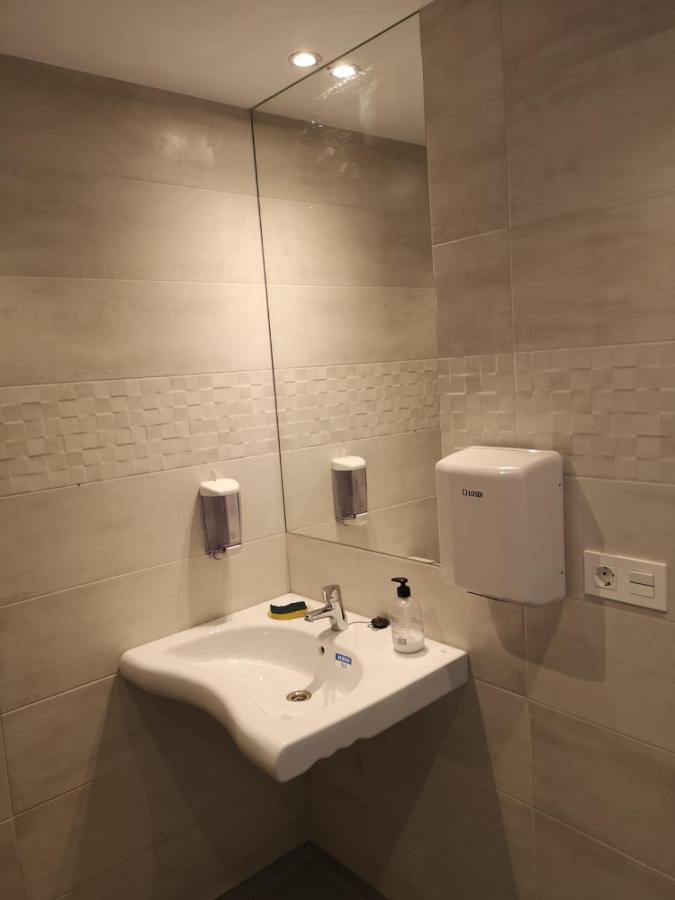 Erletxe Aterpea Hostel Lezo Bagian luar foto