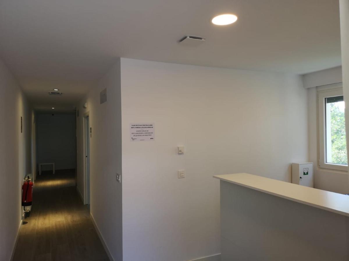 Erletxe Aterpea Hostel Lezo Bagian luar foto