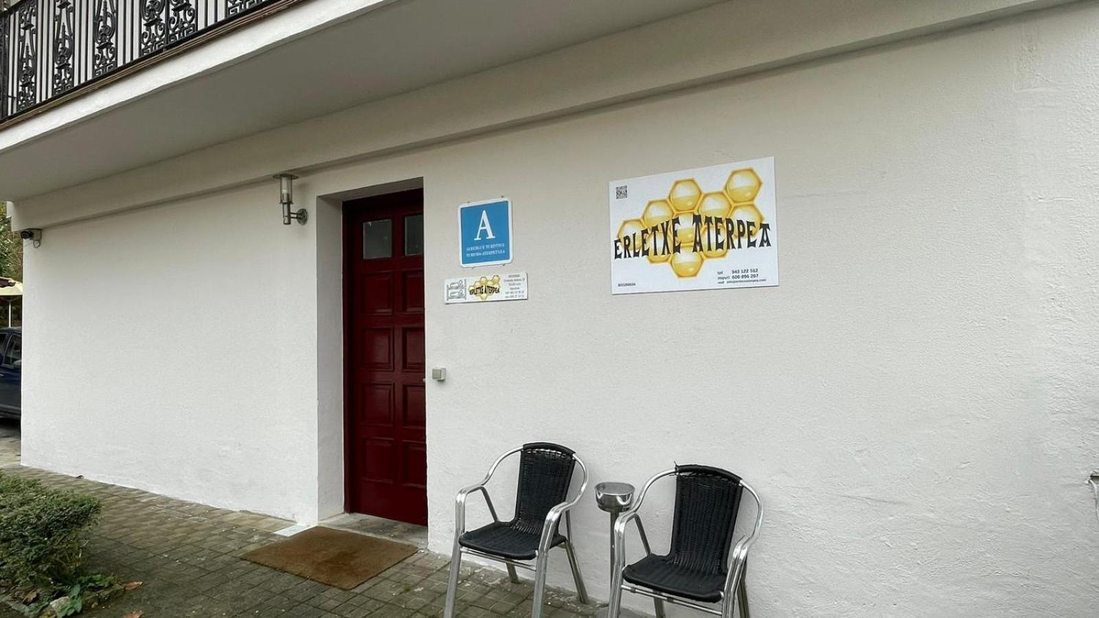 Erletxe Aterpea Hostel Lezo Bagian luar foto