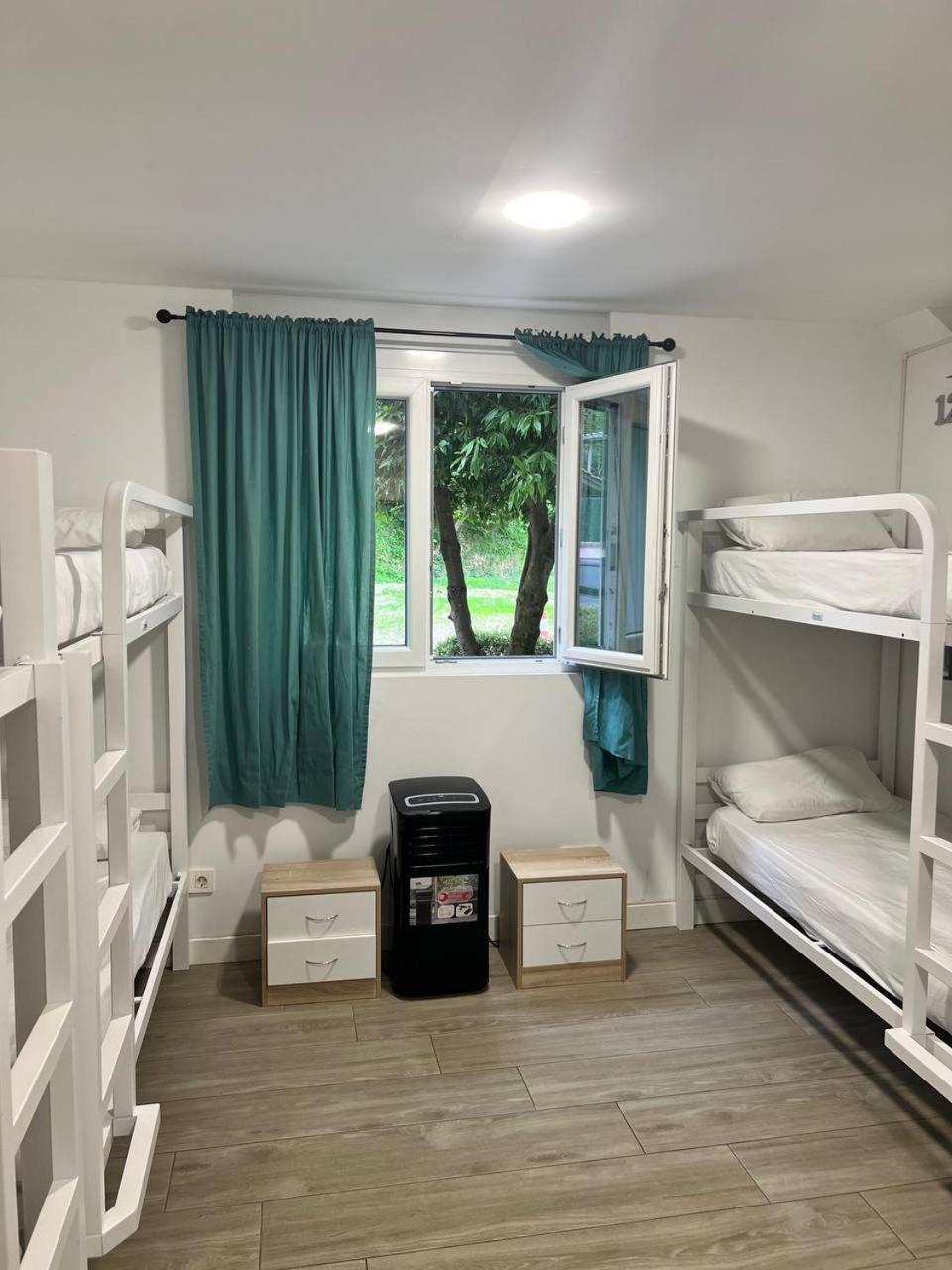 Erletxe Aterpea Hostel Lezo Bagian luar foto
