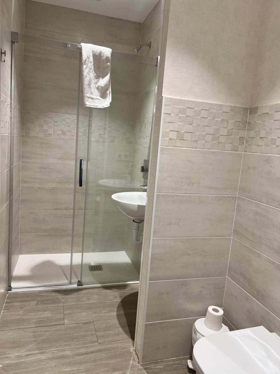 Erletxe Aterpea Hostel Lezo Bagian luar foto