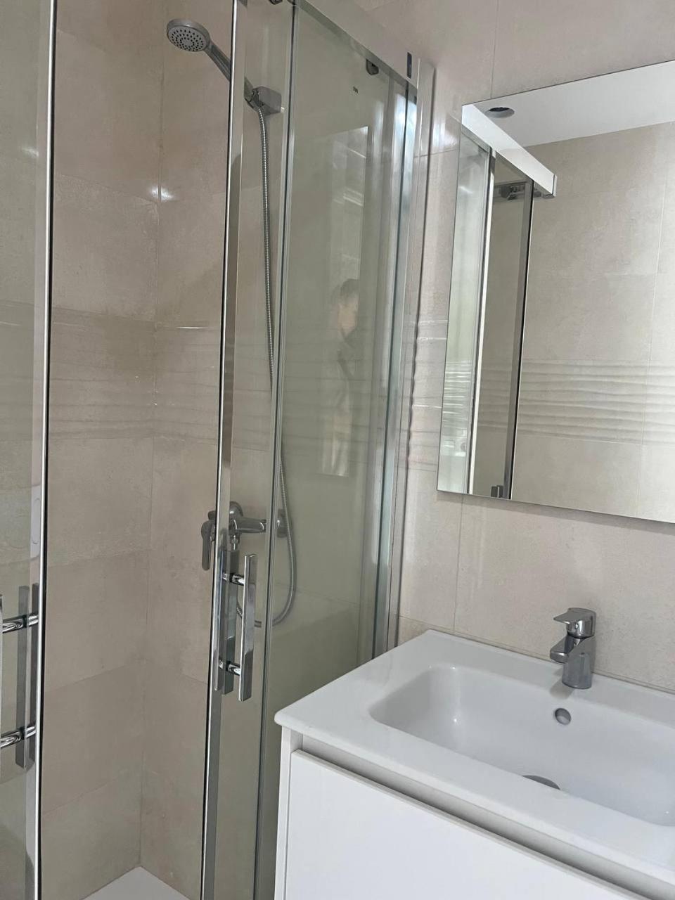 Erletxe Aterpea Hostel Lezo Bagian luar foto
