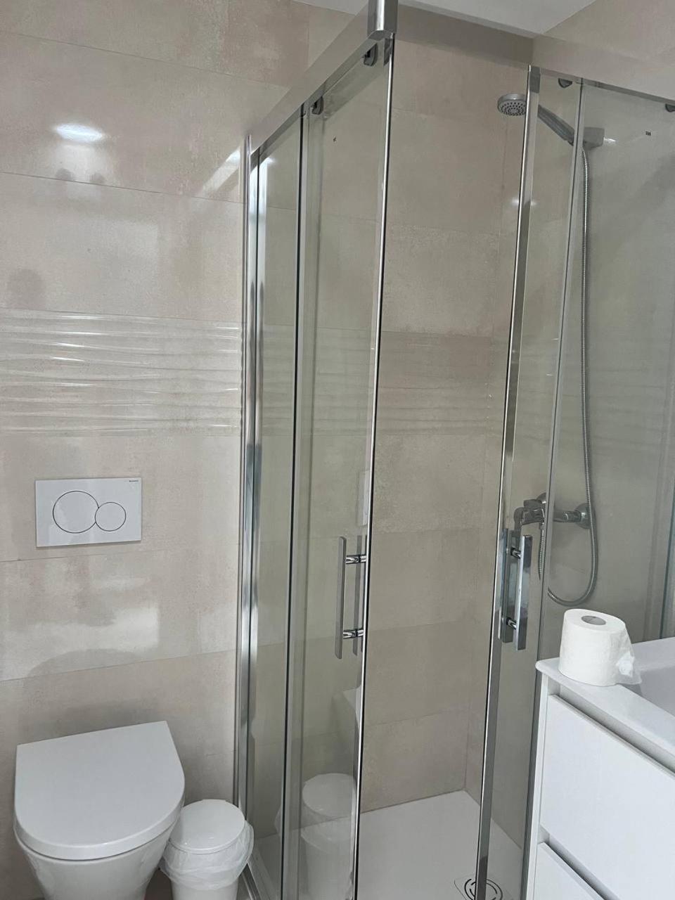 Erletxe Aterpea Hostel Lezo Bagian luar foto
