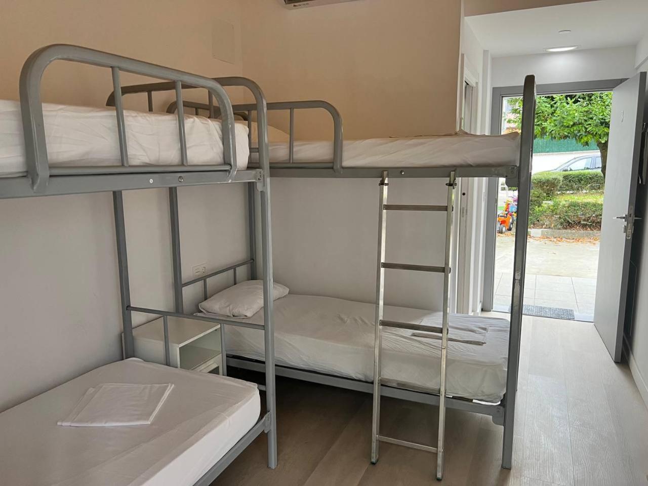 Erletxe Aterpea Hostel Lezo Bagian luar foto