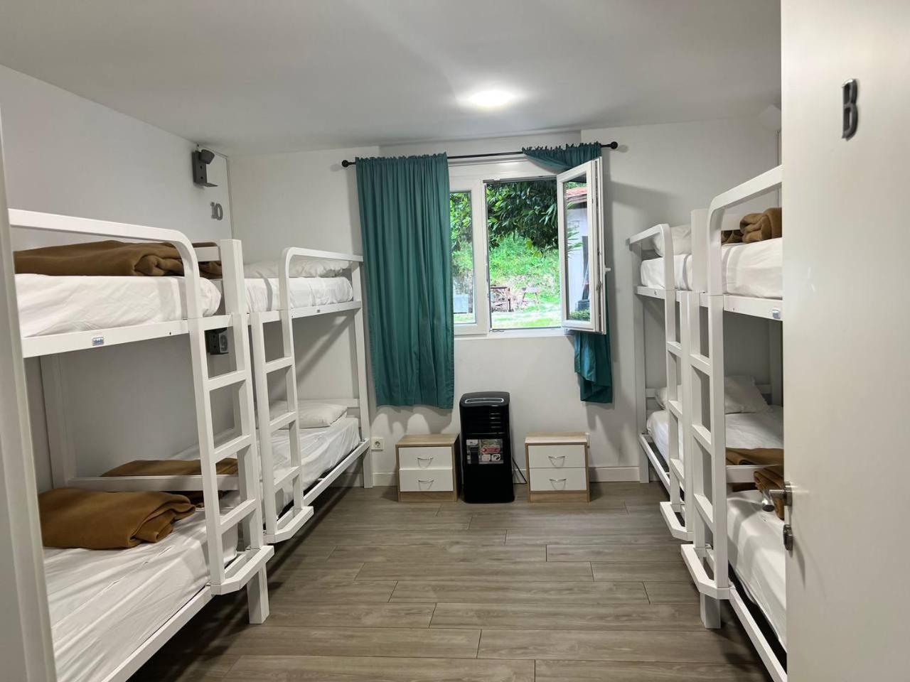 Erletxe Aterpea Hostel Lezo Bagian luar foto
