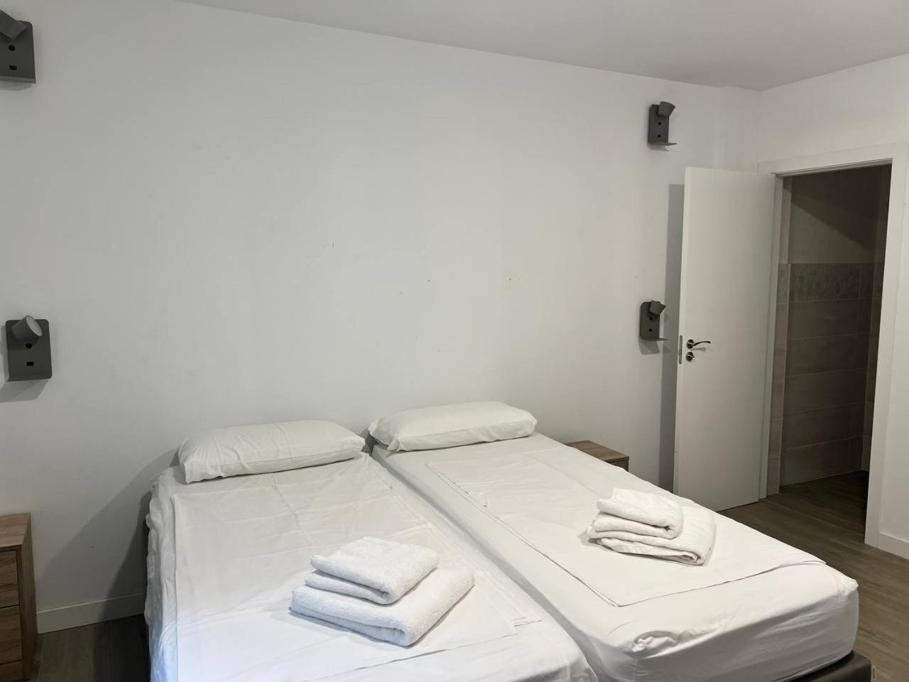 Erletxe Aterpea Hostel Lezo Bagian luar foto