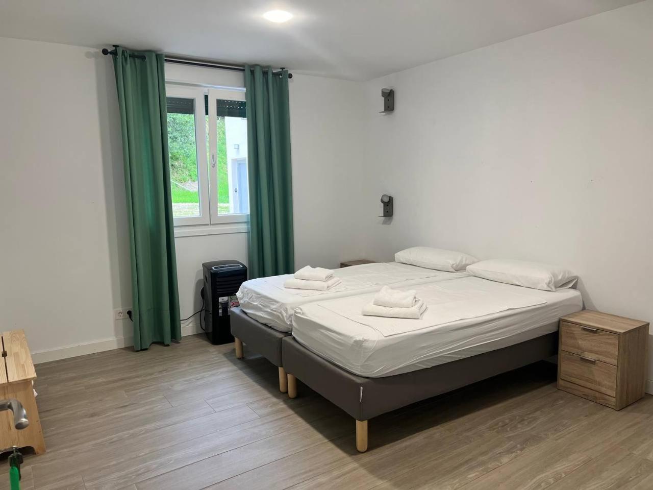 Erletxe Aterpea Hostel Lezo Bagian luar foto