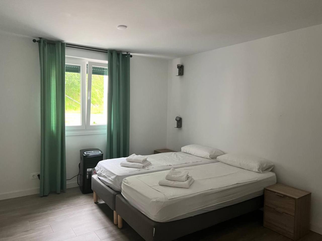 Erletxe Aterpea Hostel Lezo Bagian luar foto